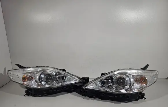 Mazda 5 Headlights/headlamps set 10879325043643