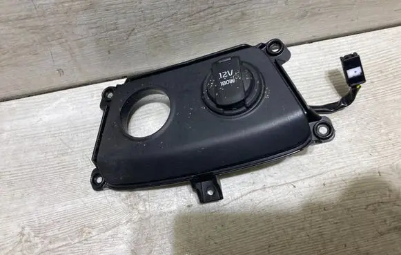 KIA Sportage 12 V Socket (rear) 84638F1201