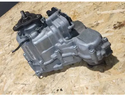Gearbox transfer box case