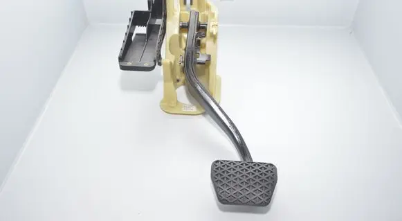 BMW 7 F01 F02 F03 F04 Brake pedal 6775368