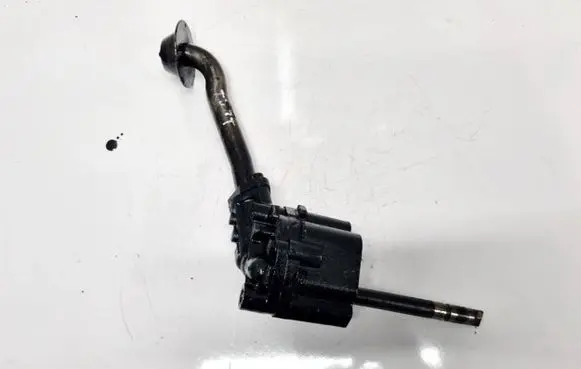 Volkswagen PASSAT B5 Oil pump 026115153A 026115109B