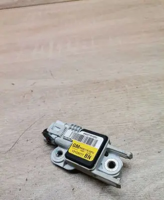 Opel Vectra C Airbag deployment crash/impact sensor 13123277 BN3277A1QPU