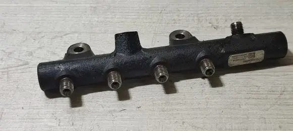 Mercedes-Benz A W176 Fuel main line pipe 175210651R 172762323 H8201225030