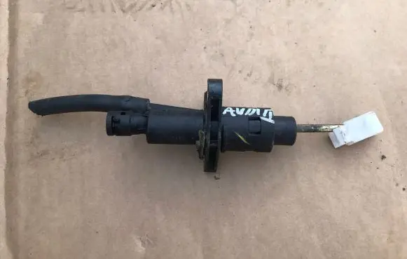 Audi A2 Clutch master cylinder 8Z1721388