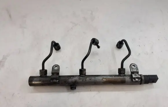 Mercedes-Benz E W211 Fuel main line pipe A6420700695 0616900172