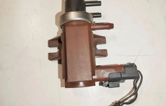 Ford Focus C-MAX Turbo solenoid valve 9652570180