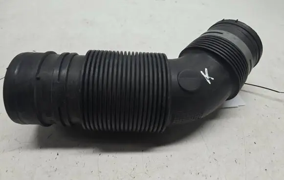 Audi Q7 4L Air intake duct part 7L8128684