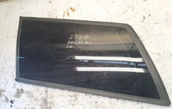 Volkswagen PASSAT B4 Rear side window