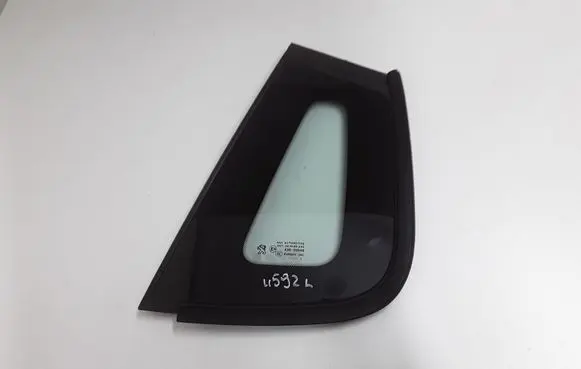 Peugeot 2008 I Rear side window 9802442480