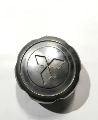 Mitsubishi L200 Original wheel cap MB816581