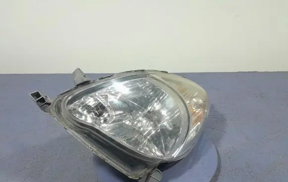 Toyota Yaris Verso Headlight/headlamp 