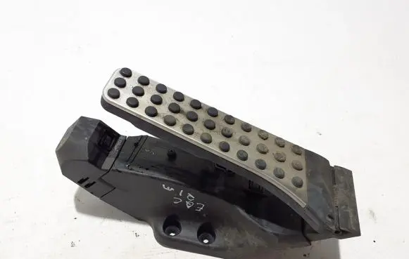 Mercedes-Benz EQC Accelerator throttle pedal A2533002000