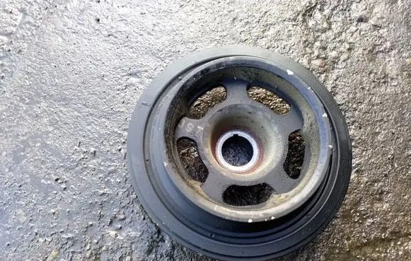Mercedes-Benz E W211 Crankshaft pulley