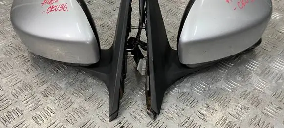 Infiniti G37 Front door electric wing mirror 022713 V36