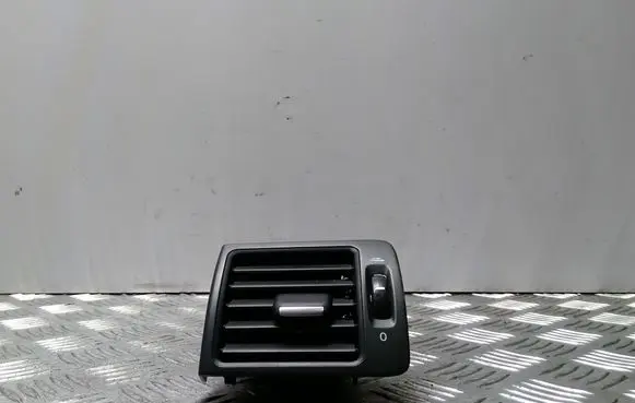 Volvo V50 Cabin air duct channel 39888287