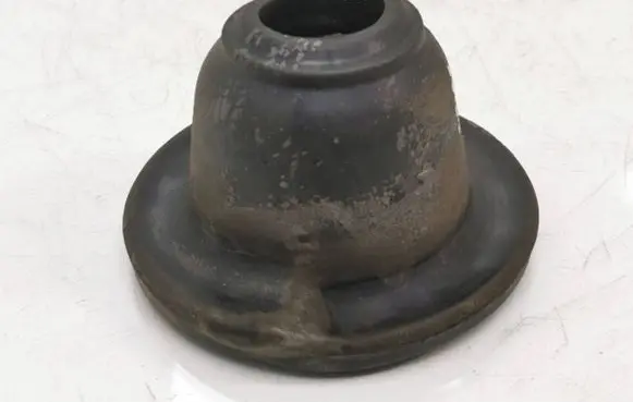 Suzuki Grand Vitara II Rear coil spring rubber mount 