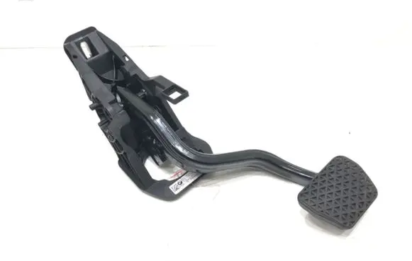 BMW 5 G30 G31 G38 Pedal assembly 6861771