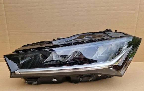 Skoda Superb B9 Headlight/headlamp 3P1941015 L991639 8990V840004