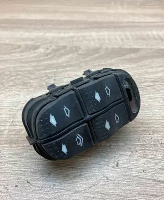 Ford Focus Electric window control switch 98AG14A132AE