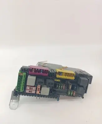 Mercedes-Benz C W204 Fuse box set A2049005601 A2049011901