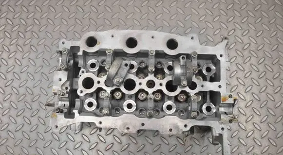 Land Rover Discovery 4 - LR4 Engine head 6090CA PM9X2Q