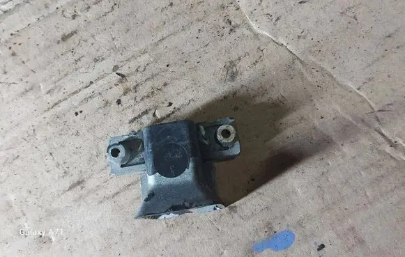 Renault Espace III Fender mounting bracket 6025300840h