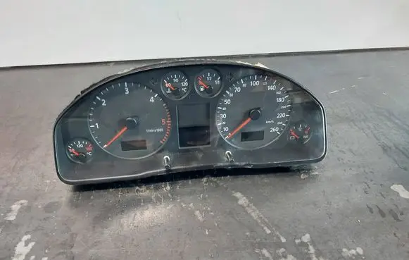Speedometer (instrument cluster)