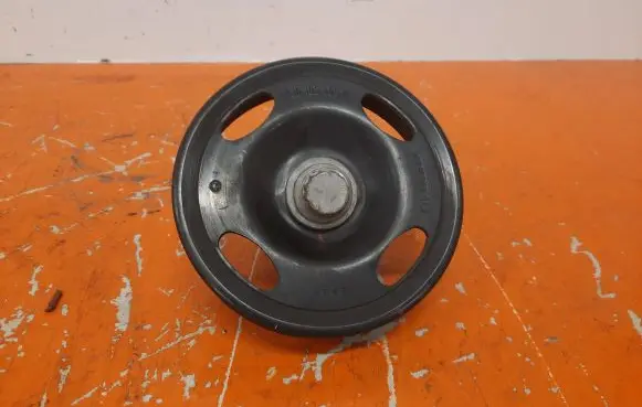 Volkswagen Polo IV 9N3 Crankshaft pulley 03D105255D