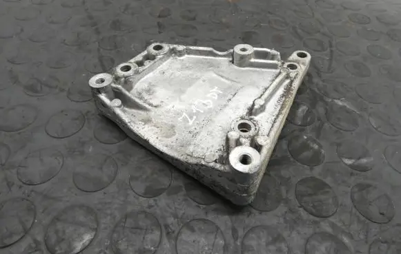 Opel Corsa C Engine mounting bracket 55188268