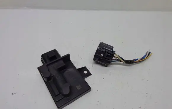 Jaguar XE Fuel injection pump control unit/module 9D370