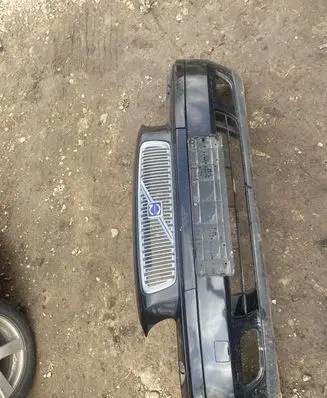Volvo V70 Front bumper