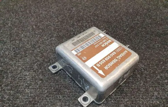 Audi A4 S4 B5 8D Airbag control unit/module 8A0959655B 0285001037