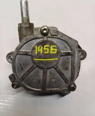 Mercedes-Benz C W203 Vacuum pump A2712301065 1121060918