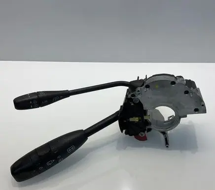 Wiper turn signal indicator stalk/switch