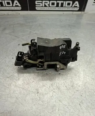 Mercedes-Benz E W210 Front door lock 2087200135