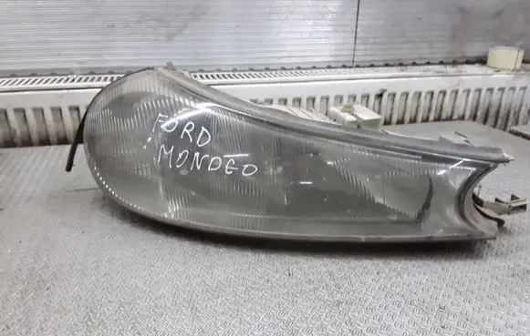 Ford Mondeo MK II Headlight/headlamp E13309023