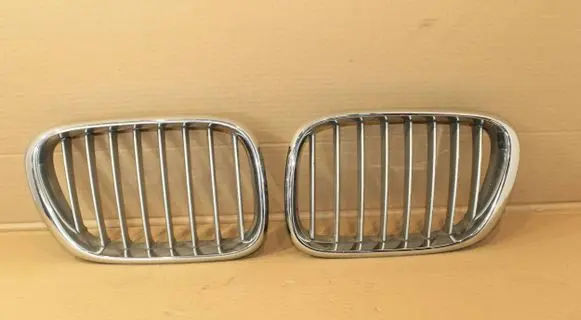 BMW X5 E53 Front bumper upper radiator grill 8247673 8247674