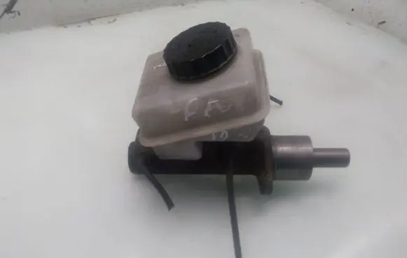 Volkswagen PASSAT B2 Master brake cylinder 322611307