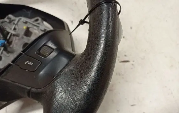 Peugeot 208 I Steering wheel 96750123ZD