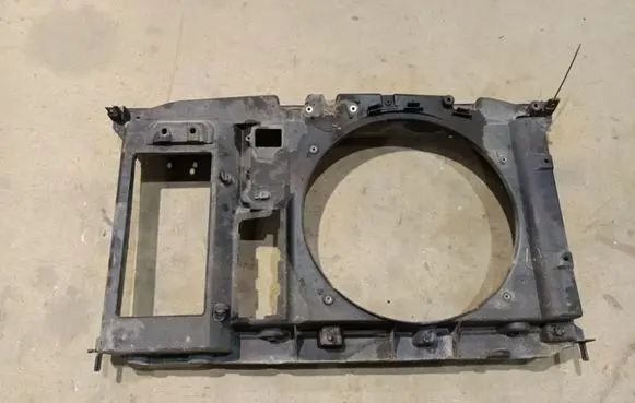 Peugeot 307 Radiator cooling fan shroud 9650316080