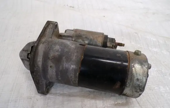 Opel Insignia A Starter motor 55353857