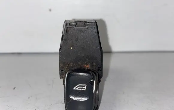 Volvo XC70 Electric window control switch 30658696
