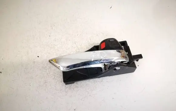 Suzuki SX4 S-Cross Front door interior handle 