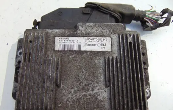 Renault Scenic I Engine control unit/module S113717130A
