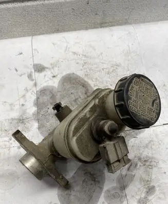 Nissan Almera N16 Master brake cylinder 22157879