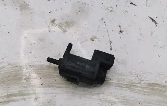 BMW 3 E46 Vacuum valve 72234100 02T255 1742712