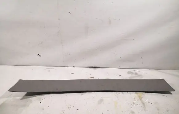 Volkswagen Touareg I Other trunk/boot trim element 7L6867617F