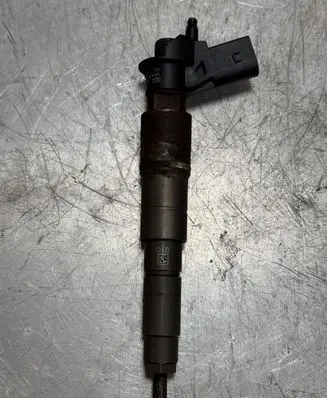 BMW 5 E60 E61 Fuel injector 779272106