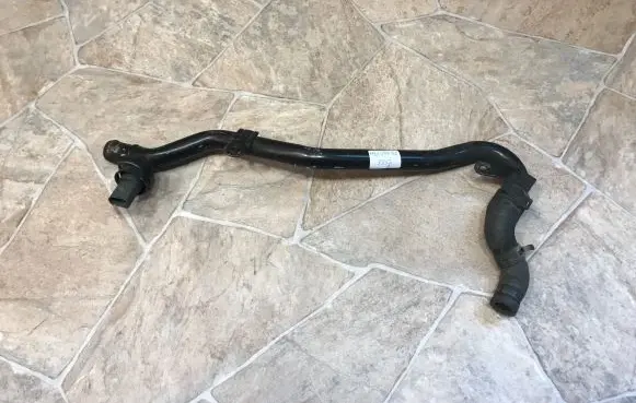 Volkswagen PASSAT B7 Engine coolant pipe/hose 5N0121065