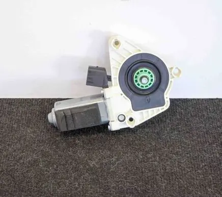 Mercedes-Benz CLA C117 X117 W117 Front door window regulator motor A61041113